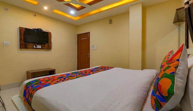 Fabhotel Shree Galaxy