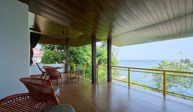 Seclude by the Lake Alleppey