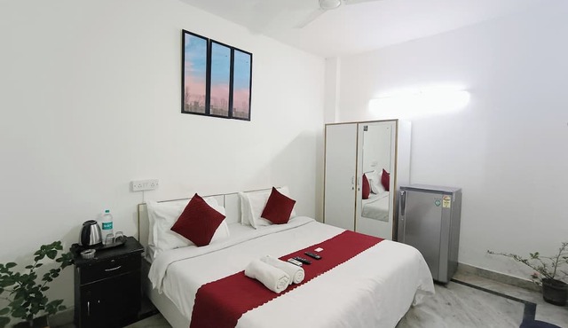 Mauryan Express Hotel @ Hauz Khas Fort