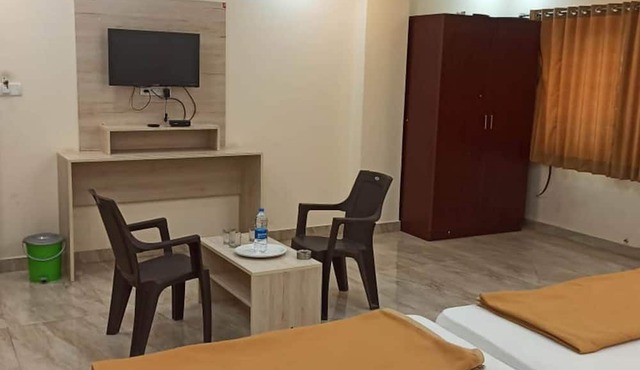 iROOMZ Suchira Lodge