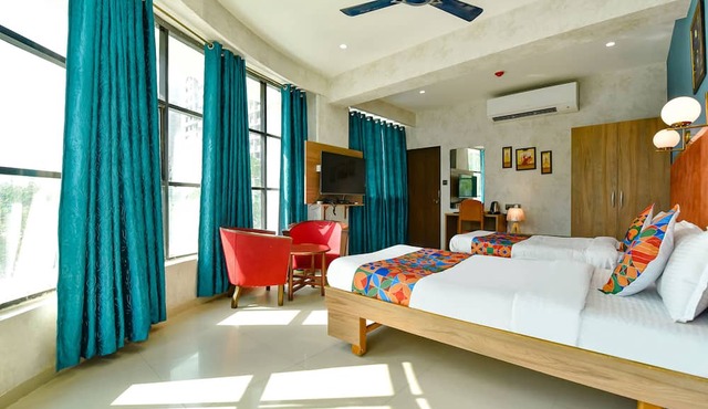FabHotel Siddharth Corporate