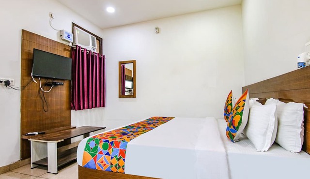 Fabhotel The Orient