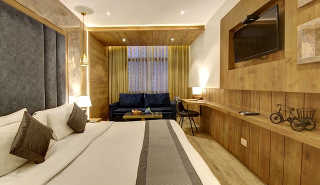 Town Pallace Inn