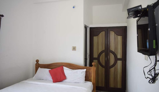 Haleemas Residency