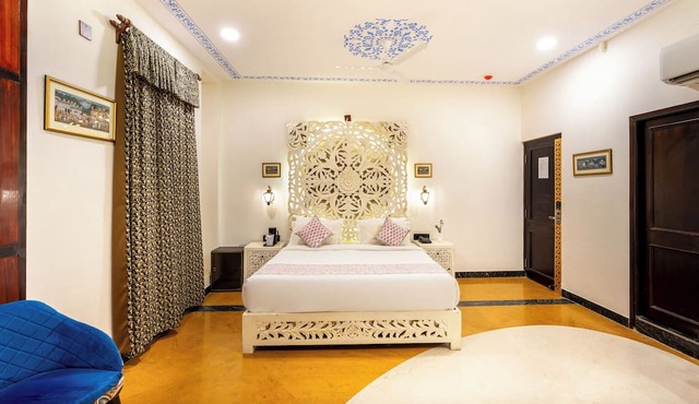 The Chronicles by WSI - Near the Lake Pichola Udaipur