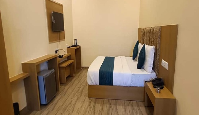 Hotel Fun Park Sanand