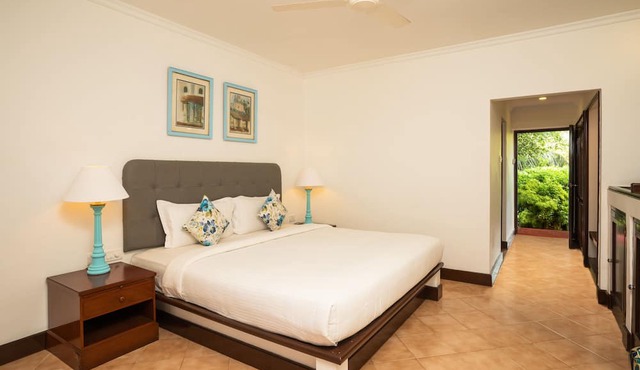 Coconut Grove Beach Resort