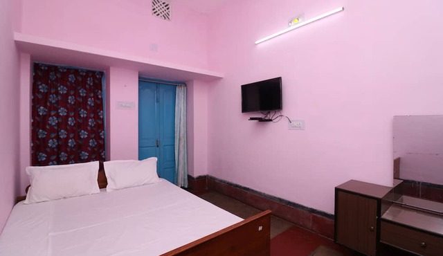 SPOT ON 44329 Sri Krishna Inn Lodging & Boarding