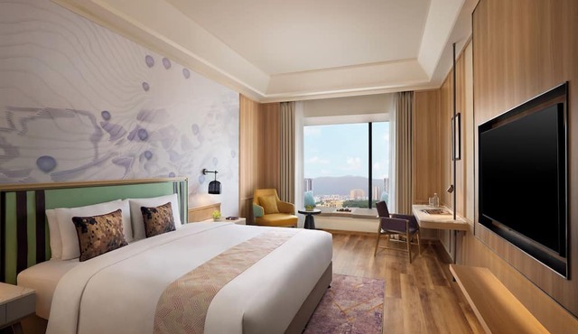 Vivanta Thane LBS Road