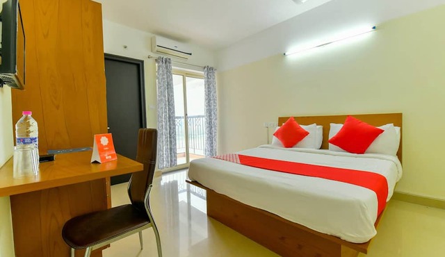 OYO Flagship 10051 Hotel Tyche Stays