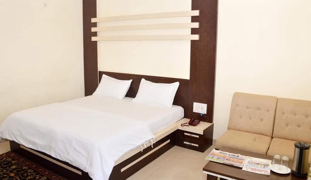 Hotel Nand Residency