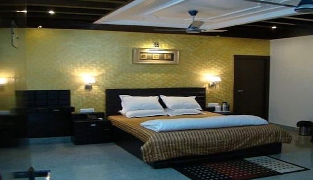 Hotel RK Palace