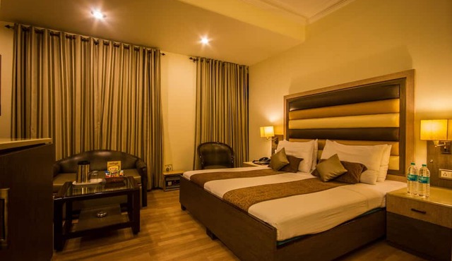 The Sun Court Hotel Yatri