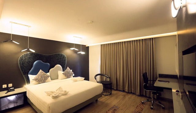 Humming Bird Hotel & Banquet