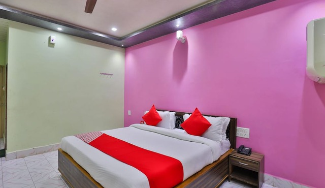 OYO 18385 Hotel Triveni