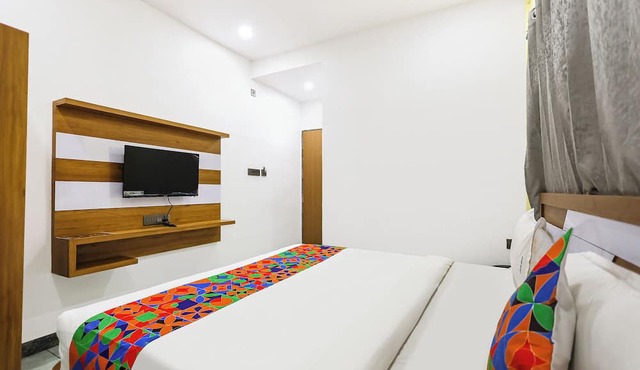 Fabhotel Lorven Grand