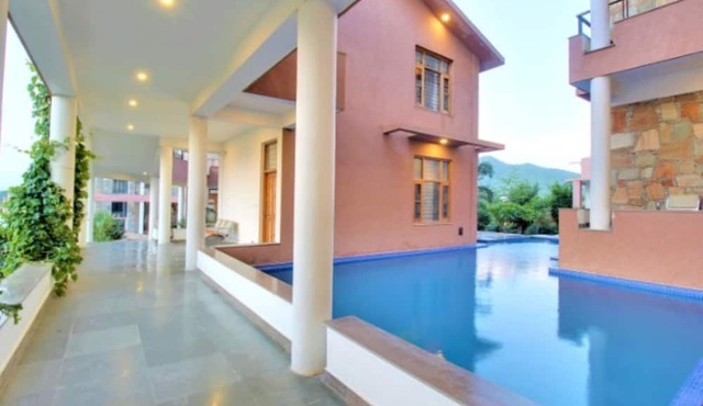 OPO Palm Villa Dritan