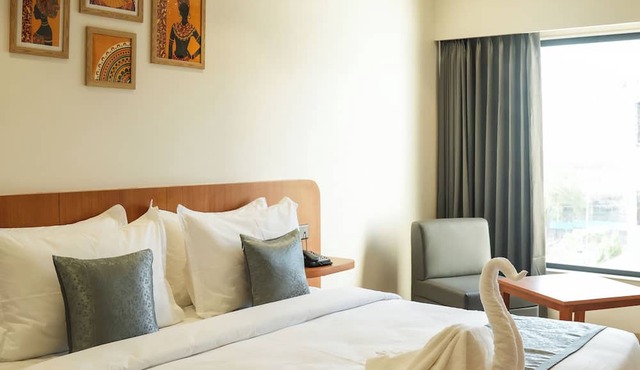 Mastiff Hotel Crystara, Jalgaon
