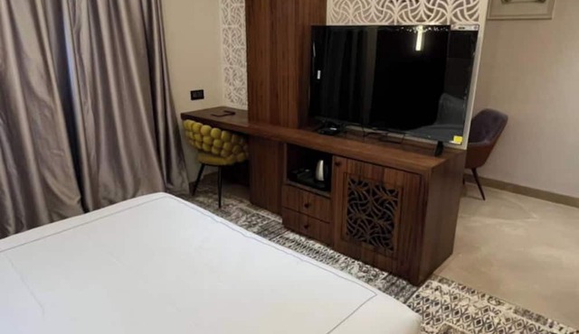 Hotel Roi Retreat