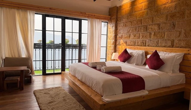 Evri Hotels & Resorts