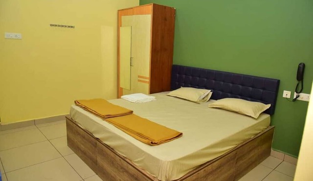 VHR Guest House