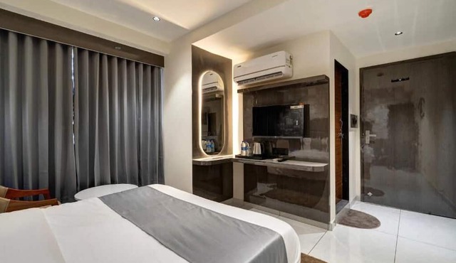 Hotel Shrimad Villa Gandhinagar