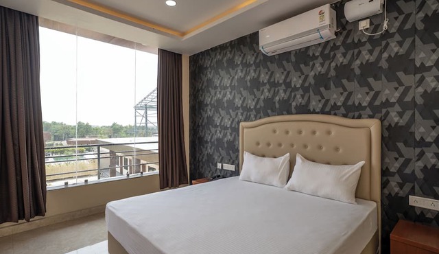 Aura Resorts