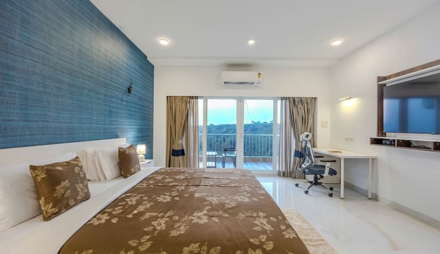 Alaya Stays Midpoint UNO 1 Room Suites