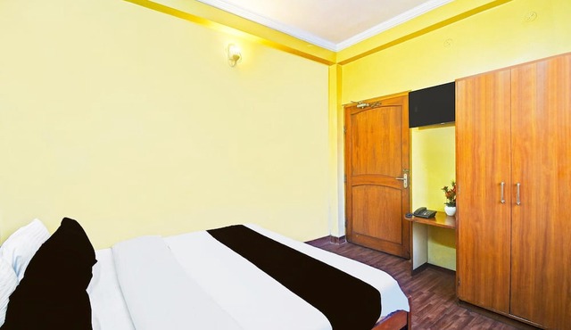 Classic Hotel Rishi