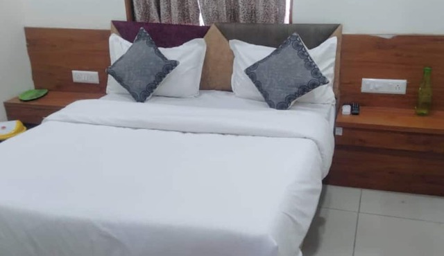 HOTEL JASRAJ