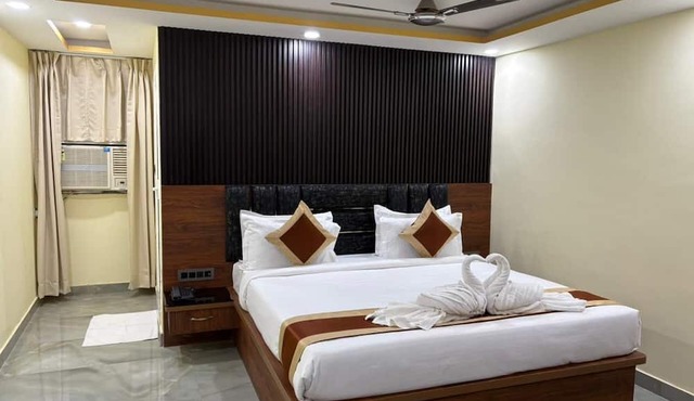 HOTEL DIAMOND CREST