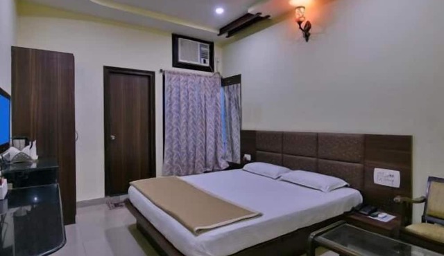 Hotel Saket Heritage
