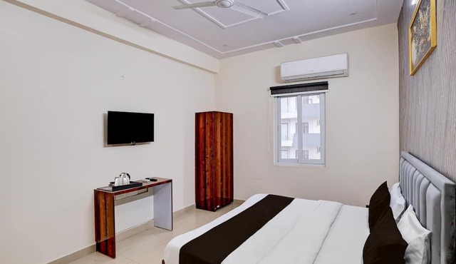 Super Townhouse Noida Sector 70