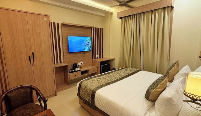 Hotel Mantavya Varanasi