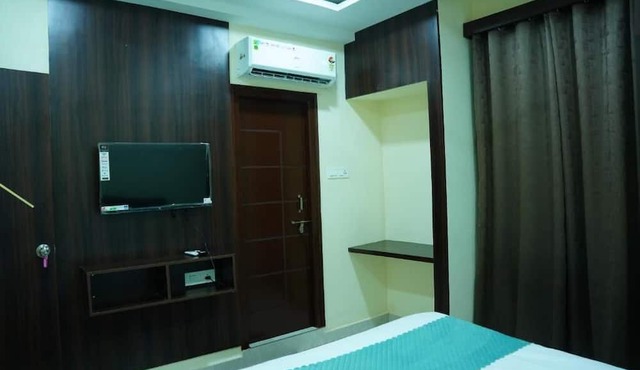 Olive Business Hotel