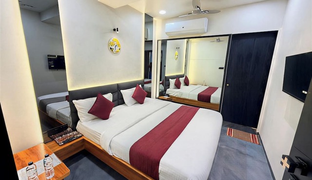 Hotel The Avanta - Gandhinagar