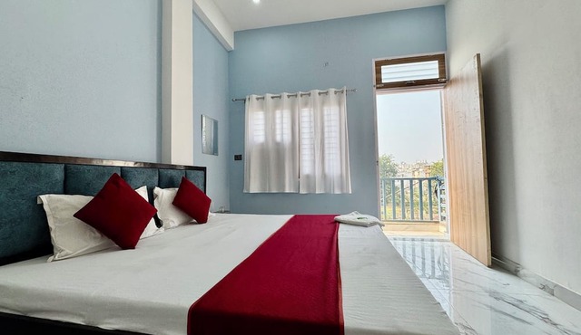 Hotel radha Aradhya Sadan