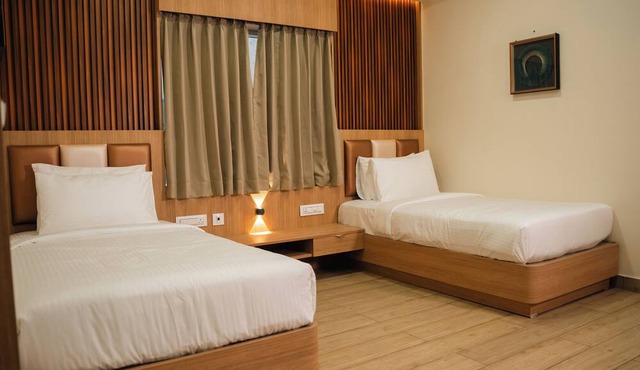 Hotel M7 Plaza