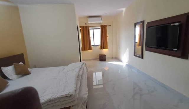 Keshav Inn Hotel And Banquet
