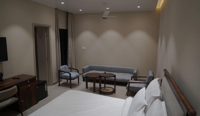 KMR Hotels & Resorts