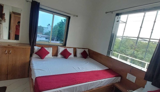 Ladlee Palace Guest House