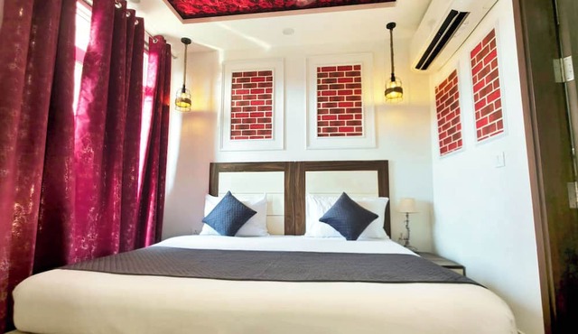 Hotel HomeAste 001 Near Yashobhoomi Convention Center