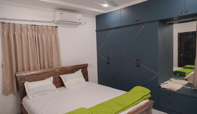 Manish Suites & Service Apartments