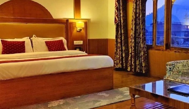 Hotel Surya International - Manali in Manali