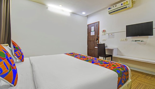 Fabhotel The Walnut