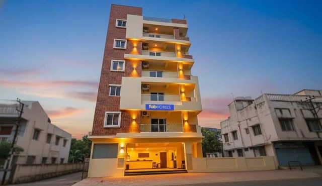 Fabhotel Legacy