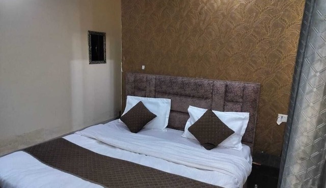 Hotel Green Snapper