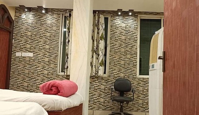 Star Palace Inn in Manjhanpur