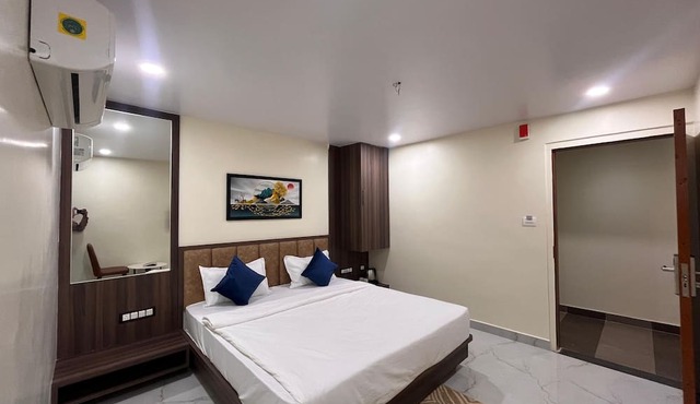 Hotel Soumya Sarovar