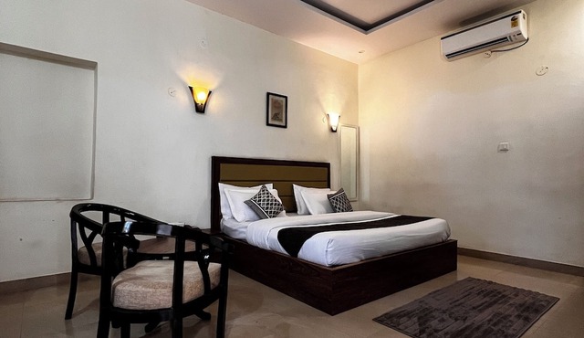 Silver Oak Country Yard Hotel & Resort in Abu Road